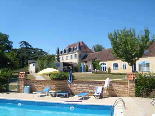 Queyssac Apartment | Corail