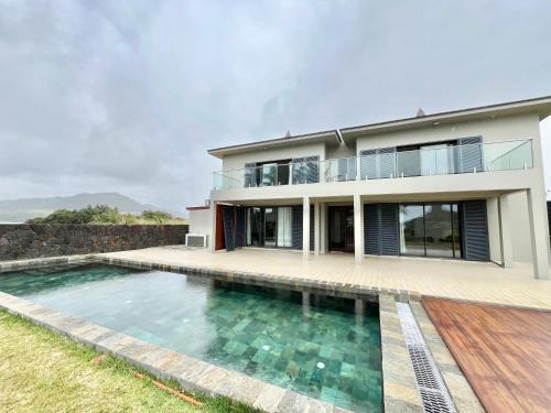 Vieux Grand Port Villa | Coral Residence Luxury Villa