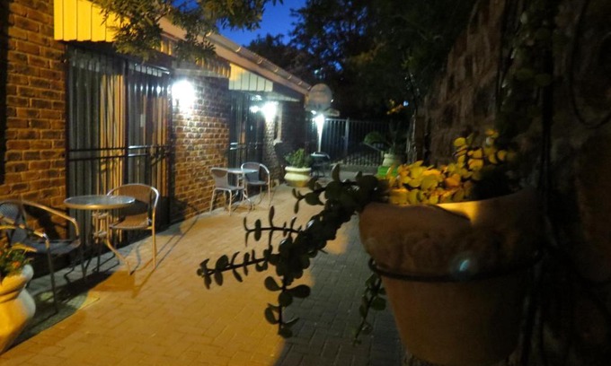 Worcester House | Coral Tree Guest Rooms