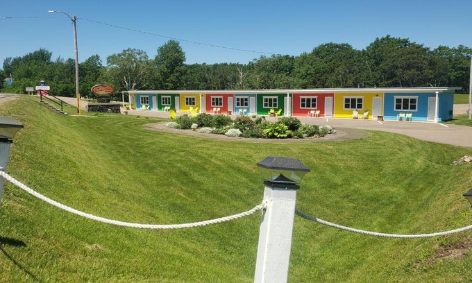 Petit-Etang Hotel | Cornerstone Motel