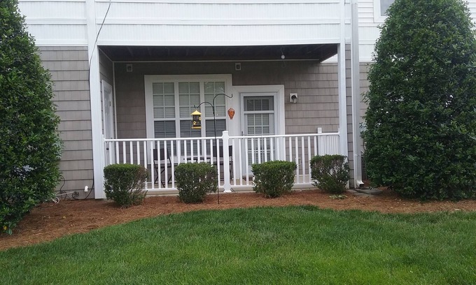 Cornelius Condo | Corporate and Shorter Term Rental Cornelius NC