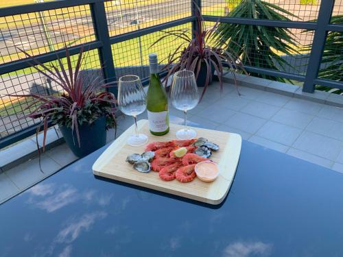 Batehaven Apartment | Corrigans Beach View Apartment 211