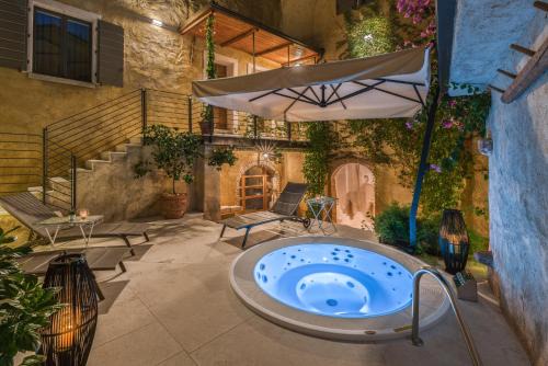 Villavetro Bed & Breakfast | Corte Alma Spa and Luxury Home
