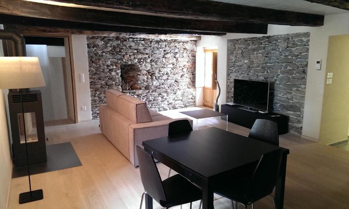 Vira Apartment | Corte delle Camelie