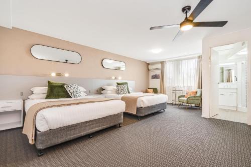Adamstown Hotel | Cosmo Motel Adamstown