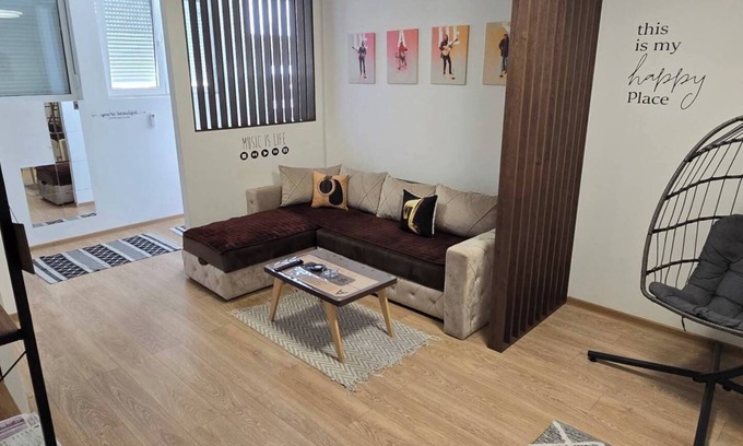Jagodina Apartment | Cosy 1-bedroom apartment in Jagodina with WiFi, AC, 2 TV and a large living room