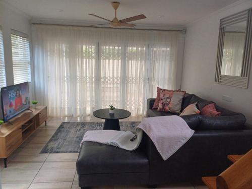 Nahoon Apartment | Cosy 2 bedroom apartment in a prominent area of East London Nahoon