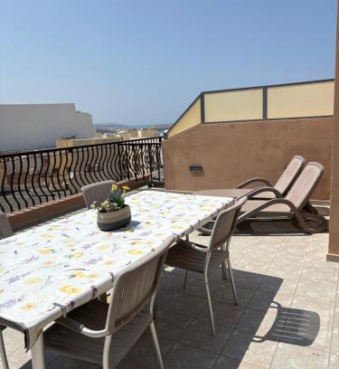 Bugibba Apartment | Cosy 2 Bedroom Penthouse with Terraces & seaview