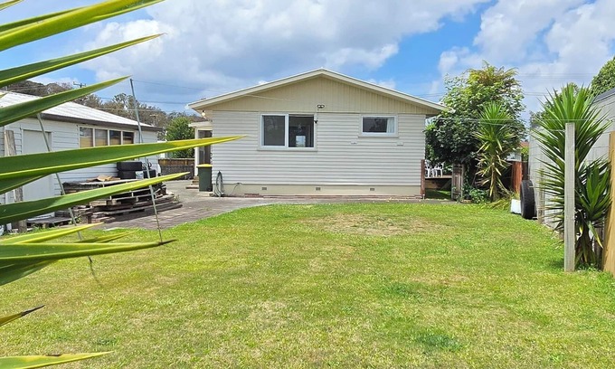 Kawaha Point House | Cosy 3-Bedroom, Pet-Friendly Home near Skyline, Canopy Tours or Zorb