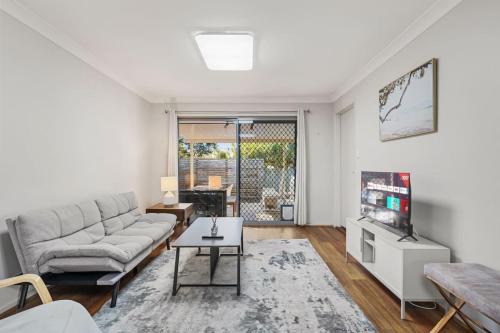 Keperra House | Cosy 4BR Home with Yard in Peaceful Keperra
