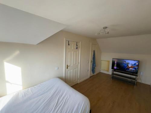 Emersons Green House | Cosy and spacious room near town centre