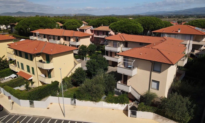 Mazzanta Apartment | Cosy apartment for 4 people with TV, patio and parking