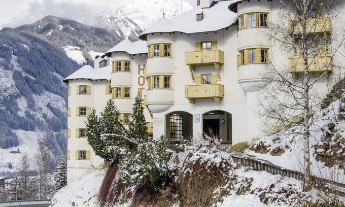 Matrei in Osttirol Apartment | Cosy apartment with own sauna in hotel