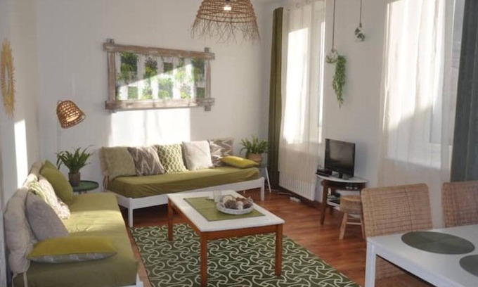 Villeneuve-d'Olmes Apartment | Cosy apartment at the foot of the mountains
