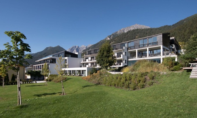 Telfes im Stubai Apartment | Cosy apartment for 4 guests with pool, WIFI, TV, terrace, pets allowed and parking