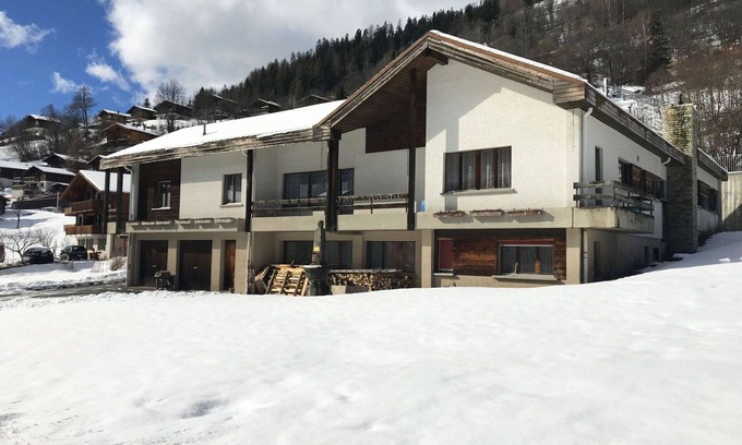 Fiesch Apartment | Cosy apartment for 10 guests with WIFI, balcony and pets allowed