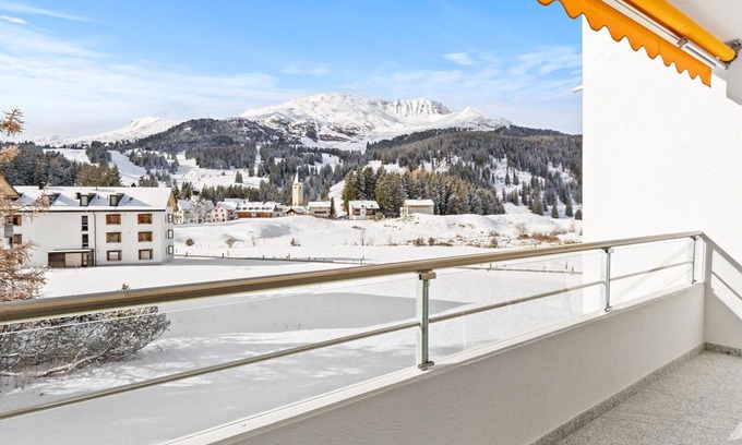 Parpan Apartment | Cosy apartment for 3 people with WIFI, TV and balcony