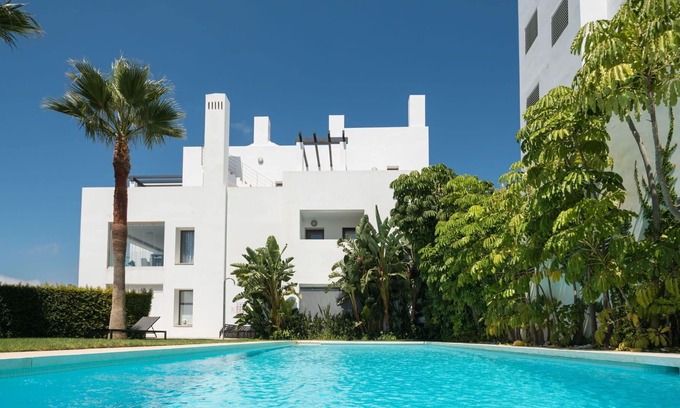 Casares Apartment | Cosy apartment for 4 guests with WIFI, pool, A/C, TV, patio and parking