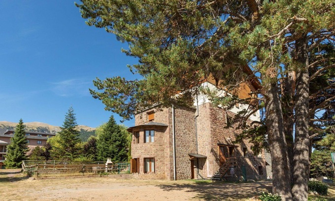 Alp Apartment | Cosy apartment for 4 people with TV and parking