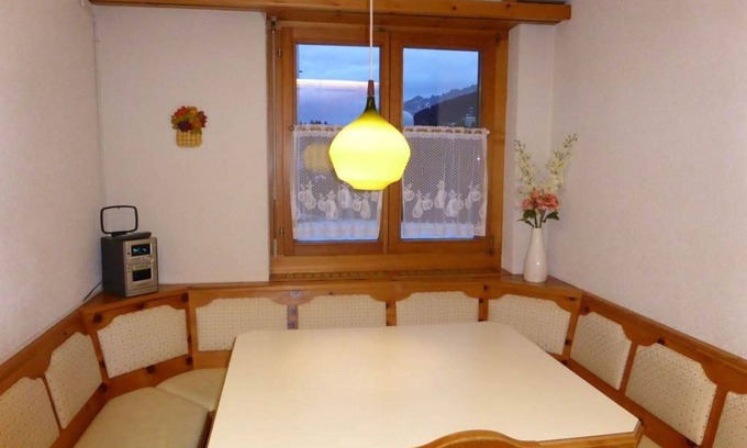 Lenzerheide Apartment | Cosy apartment for 6 guests with WIFI, TV and balcony