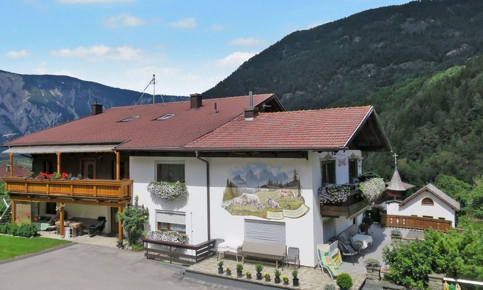 Sautens Apartment | Cosy apartment for 6 guests with WIFI, TV, terrace, pets allowed and parking