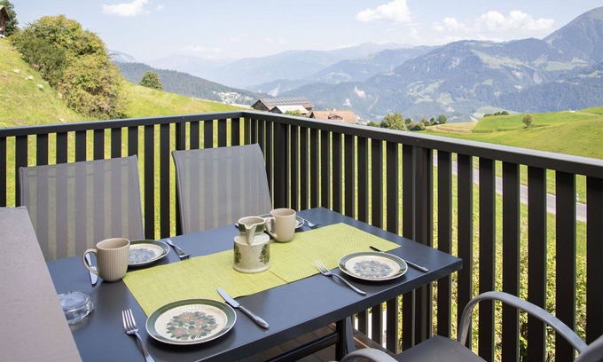 Falera Apartment | Cosy apartment for 6 people with WIFI, pool, TV, balcony and panoramic view