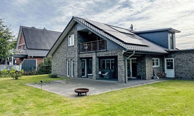 Hemmoor Apartment | Cosy apartment for 7 guests with WIFI, TV, terrace and parking