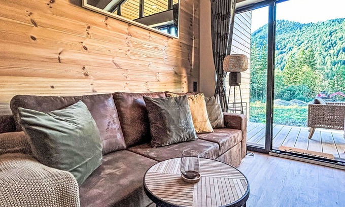 Fischbachau House | Cosy apartment in villa for 5 people with A/C, TV and terrace