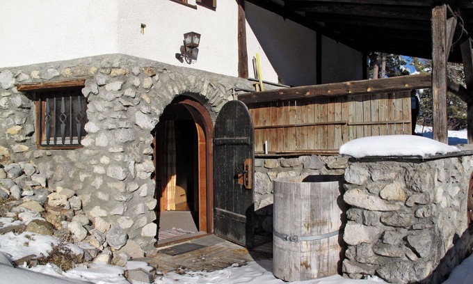 Imst House | Cosy apartment in villa for 8 guests with WIFI, TV, terrace, pets allowed and panoramic view