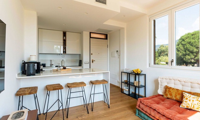Cisano sul Neva Apartment | Cosy apartment for 4 people with A/C and parking