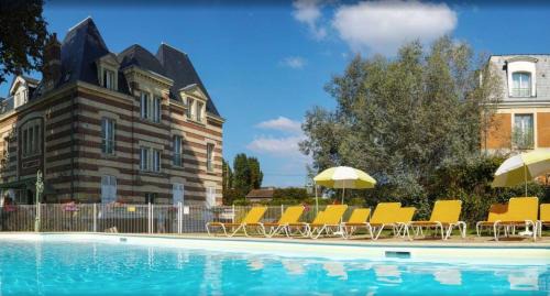 Cabourg Apartment | Cosy appartement dans une villa avec piscine, proche du centre et de la mer