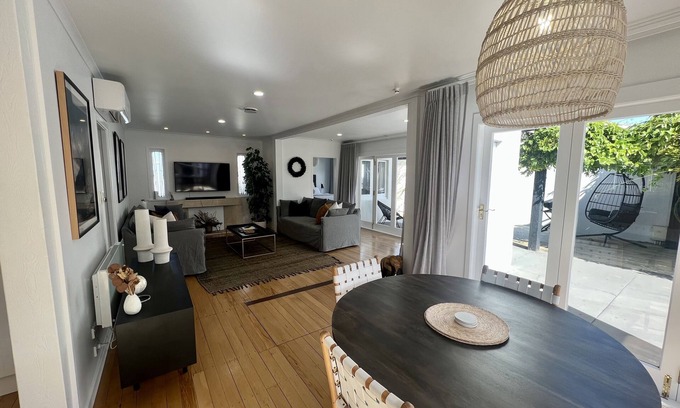 Cambridge House | Cosy character home in Cambridge