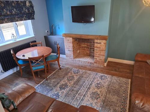 Rocester House | Cosy cottage near Alton Towers