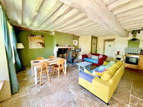 Montreal House | Cosy gite in medieval village