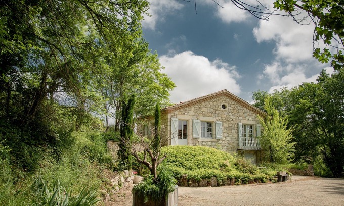 Saint Maurin House | Cosy gîte with terrace and private pool