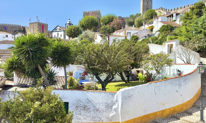 Obidos Apartment | Cosy House inside the Óbidos Castle (Casa do Candeeiro)