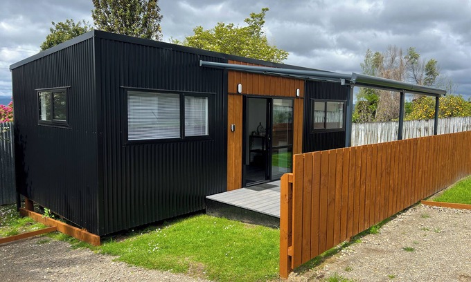 Selwyn Heights Cabin | Cosy Rotorua Retreat by Aotearoa Escapes