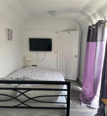 Brent House | Cosy Studio Near Wembley Stadium OVO