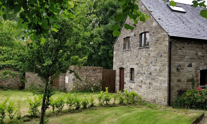 Tuamgraney House | Cosy two bedroom lodge on the edge of Raheen Woods