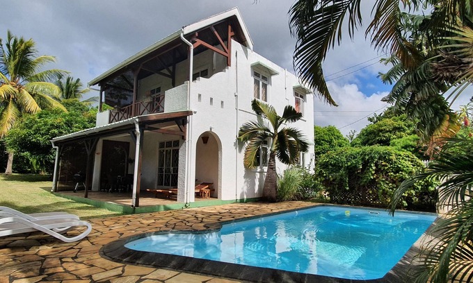 Calodyne Villa | Cosy villa in Mauritius with pool and garden and Hi Speed Internet connection