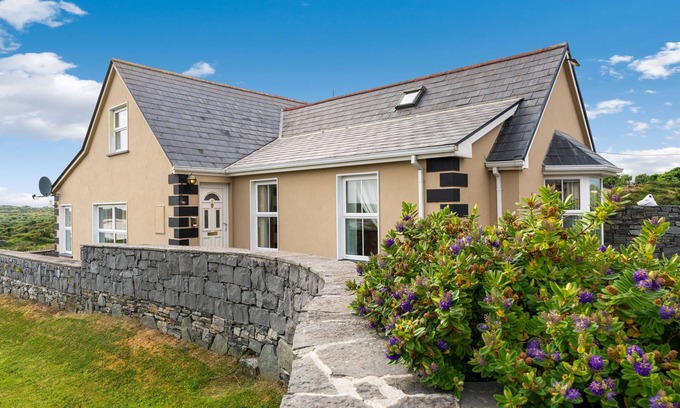 Ballyconneely Cottage | Cottage 207 - Ballyconneely - sleeps 8 guests in 4 bedrooms
