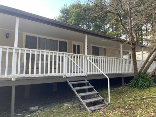 Wamboin Apartment | Cottage amongst the Pines