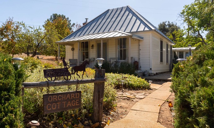 Julian Cottage | Cottage at Rancho La Siesta - Enjoy a stay on a private 40 acre working ranch