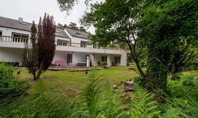 Meslan Cottage | Cottage "Domaine Moulin Blanc" with Private Garden & Wi-Fi