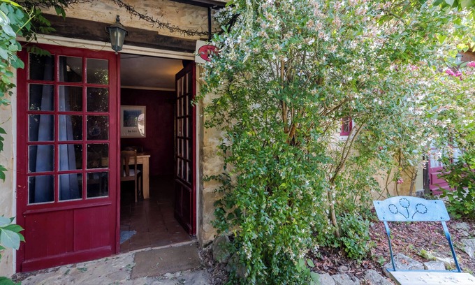 Degagnac House | Cottage 'Gite Lune' with Shared Pool, Private Terrace and Wi-Fi