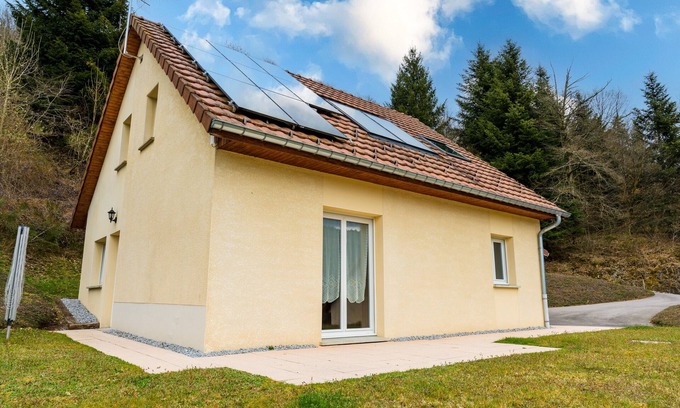 Rupt-sur-Moselle Cottage | Cottage 'Gîte Sanglier' with Shared Terrace, Wi-Fi and Air Conditioning
