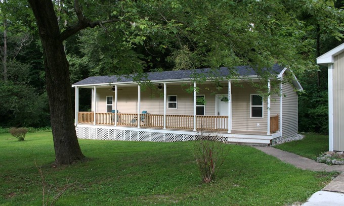 Bentonville - Fayetteville Cottage | Cottage in the Trees - A getaway from everything, close to everything