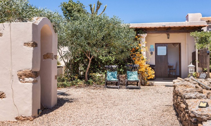 Formentera Cottage | Cottage 'Mussenya 1' with Balcony, Wi-Fi and Air Conditioning