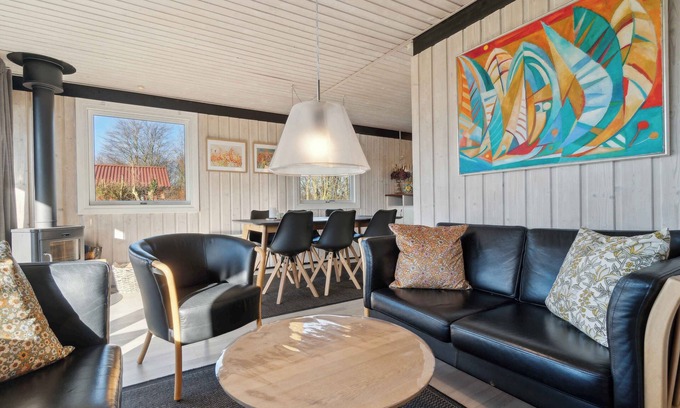 Arnager House | Cottage near idyllic & peaceful sandy beach