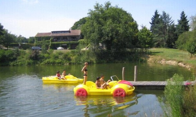 Maulevrier House | Cottage near the water near the Puy du Fou